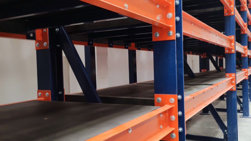 RACK SELECTIVO ESTRUCTURAL CON CAMA DE LAMINA - RACK ESTRUCTURAL